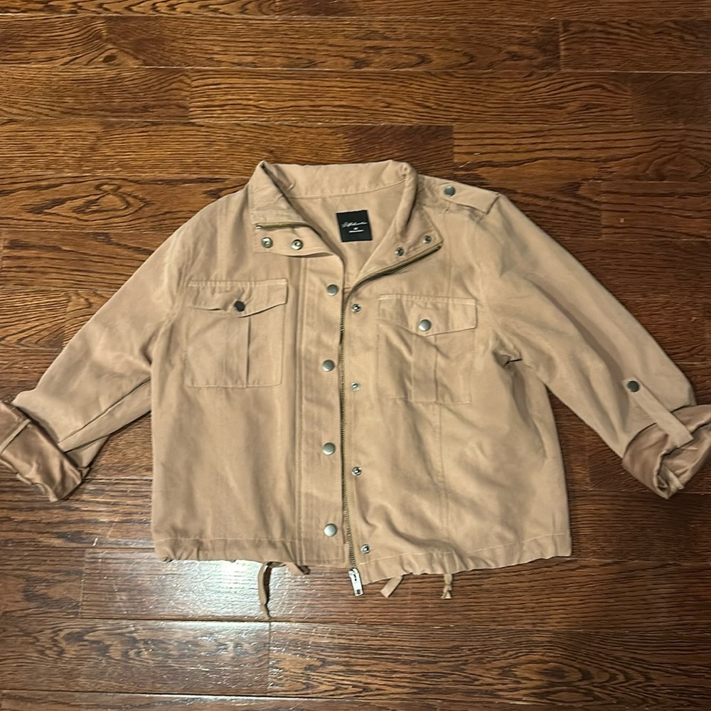 Brand new without tags!! Super soft and adorable jacket size medium